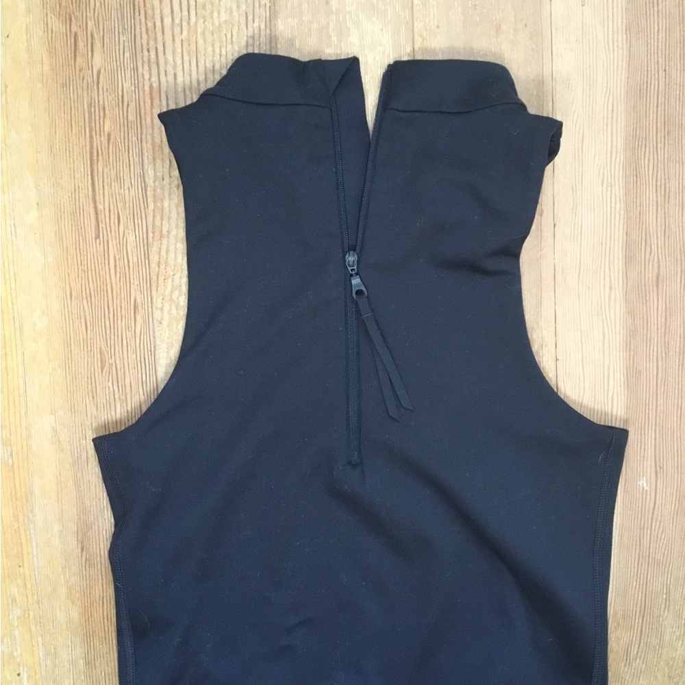 Girlfriend Collective Black Freddie Crop Top size Small - Picture 5 of 6